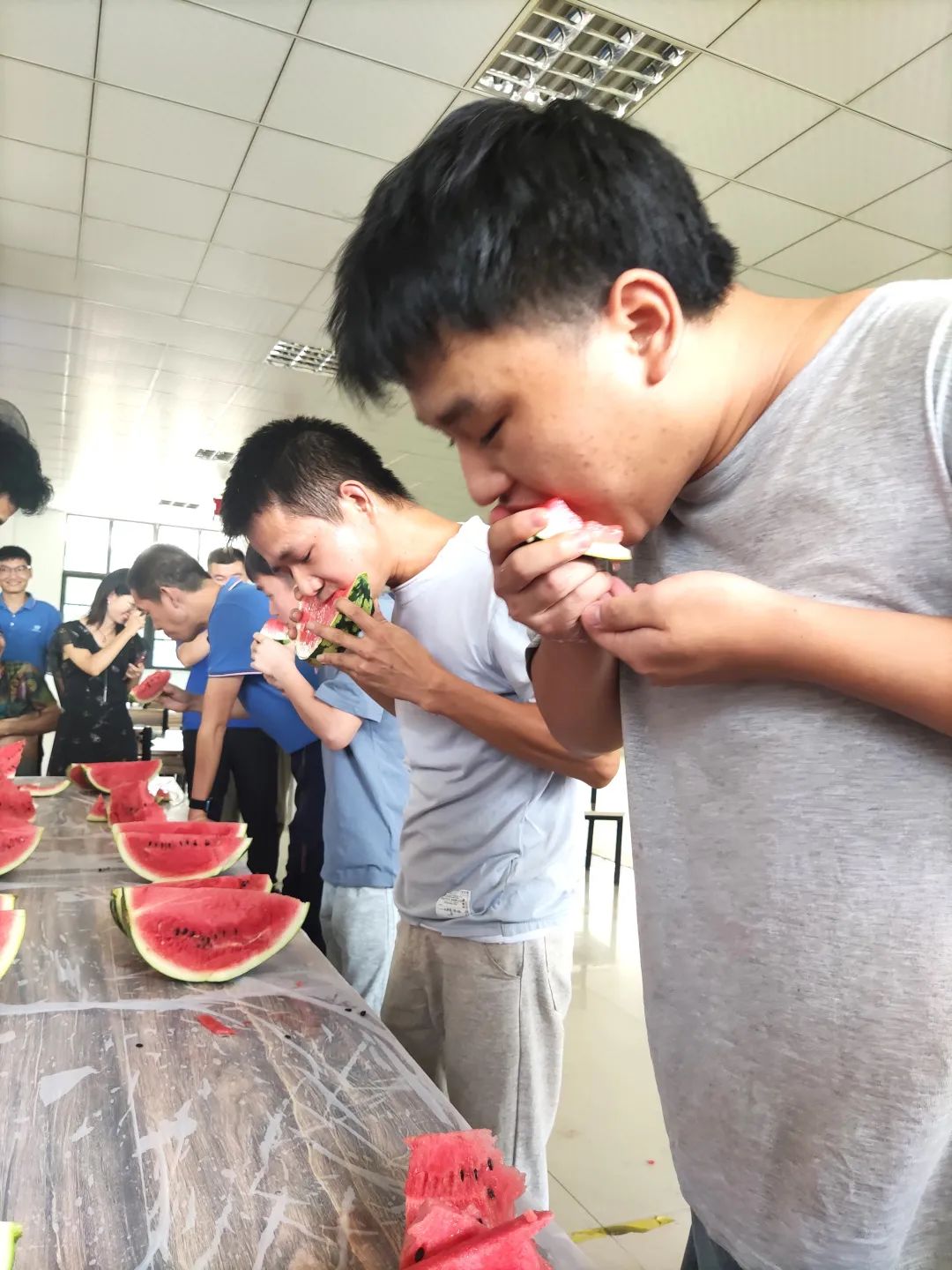 黑料永远不打烊，吃瓜爆料不停歇，娱乐圈的内幕你知道多少？