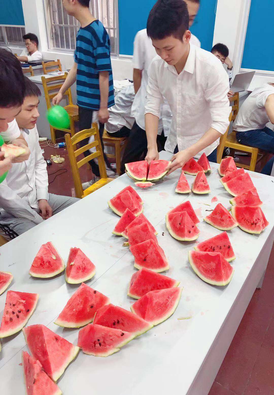 吃瓜网黑料揭秘：网络热点背后的惊人内幕