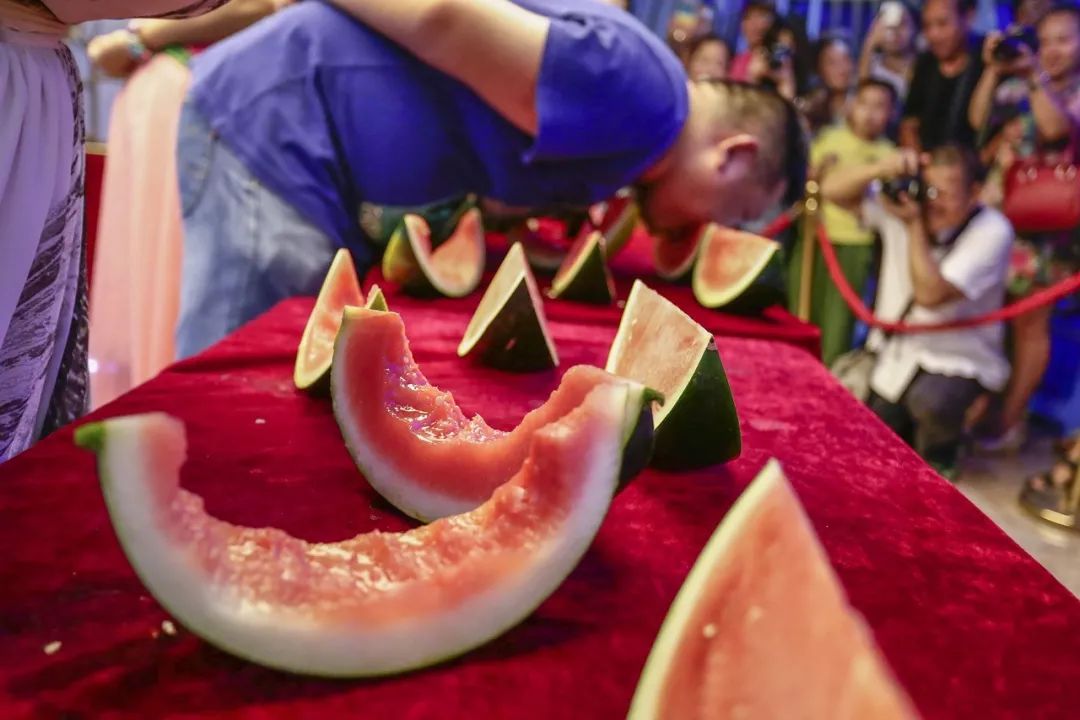 黑料吃瓜爆料在线，揭秘娱乐圈背后的不为人知的秘密